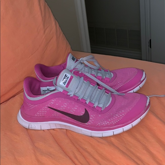 Nike Shoes - Women’s Nike 3.0 Running shoes. Size 9